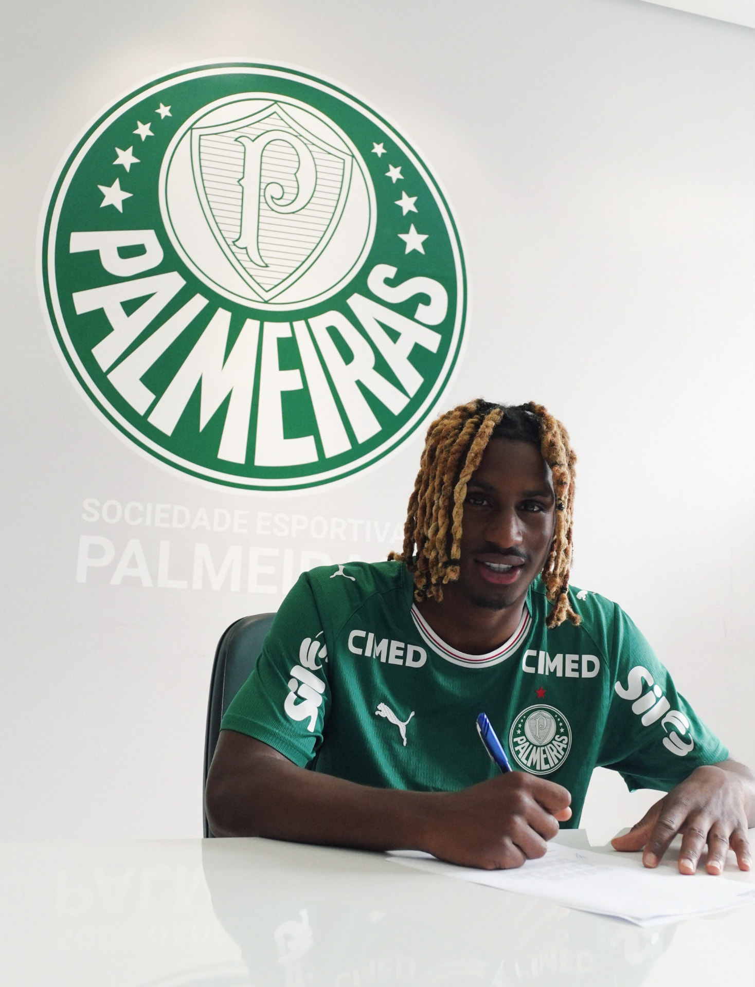 Palmeiras contract signing