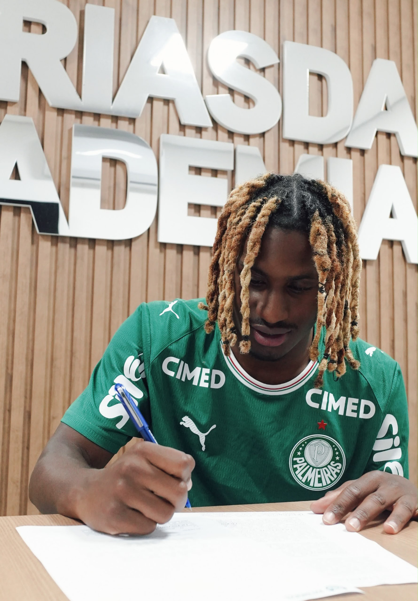 Palmeiras contract signing